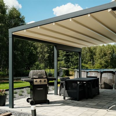 Pergola over spiseplass og grill